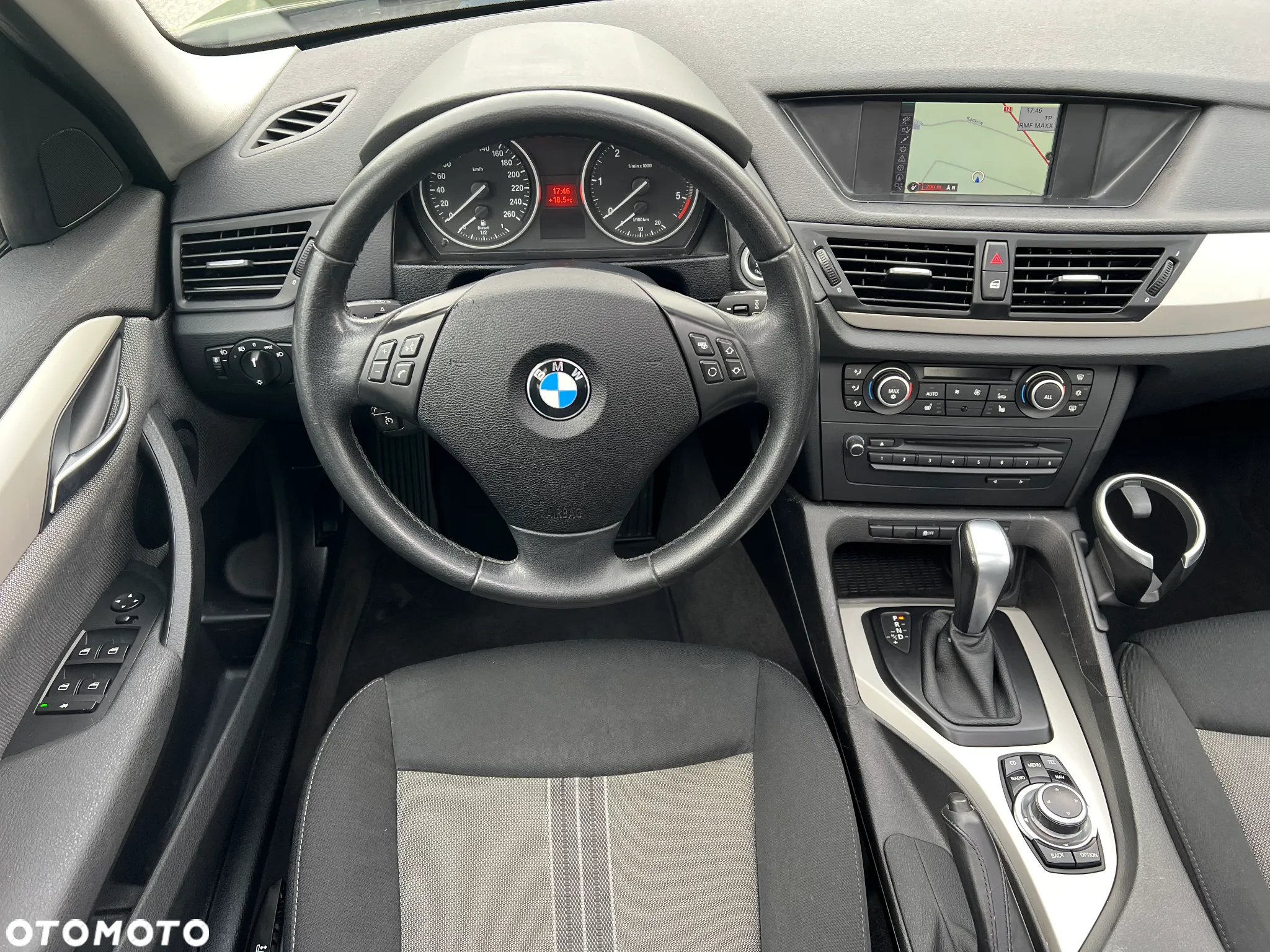 BMW X1 sDrive18d Sport Line - 28