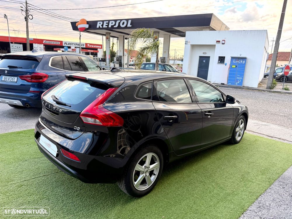 Volvo V40 2.0 D2 Momentum - 5