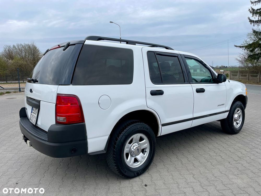 Ford Explorer 4.0 AWD - 27