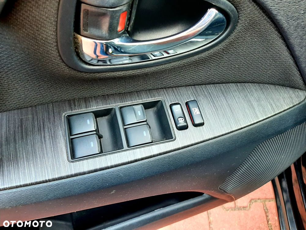 Toyota Avensis - 16