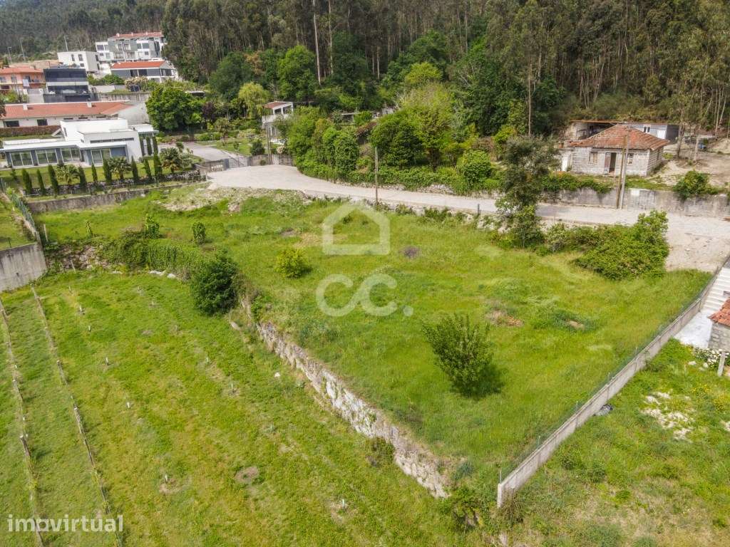 Terreno Urbanizável com 1.758m2 - Grande imagem: 2/10