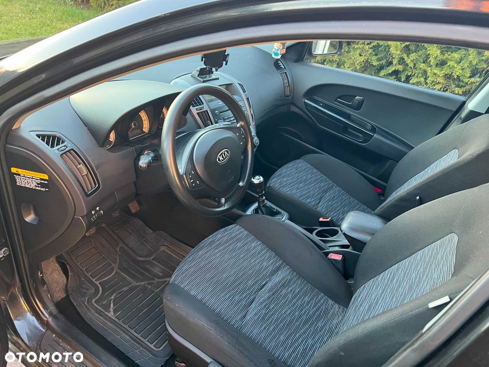 Kia Ceed - 5