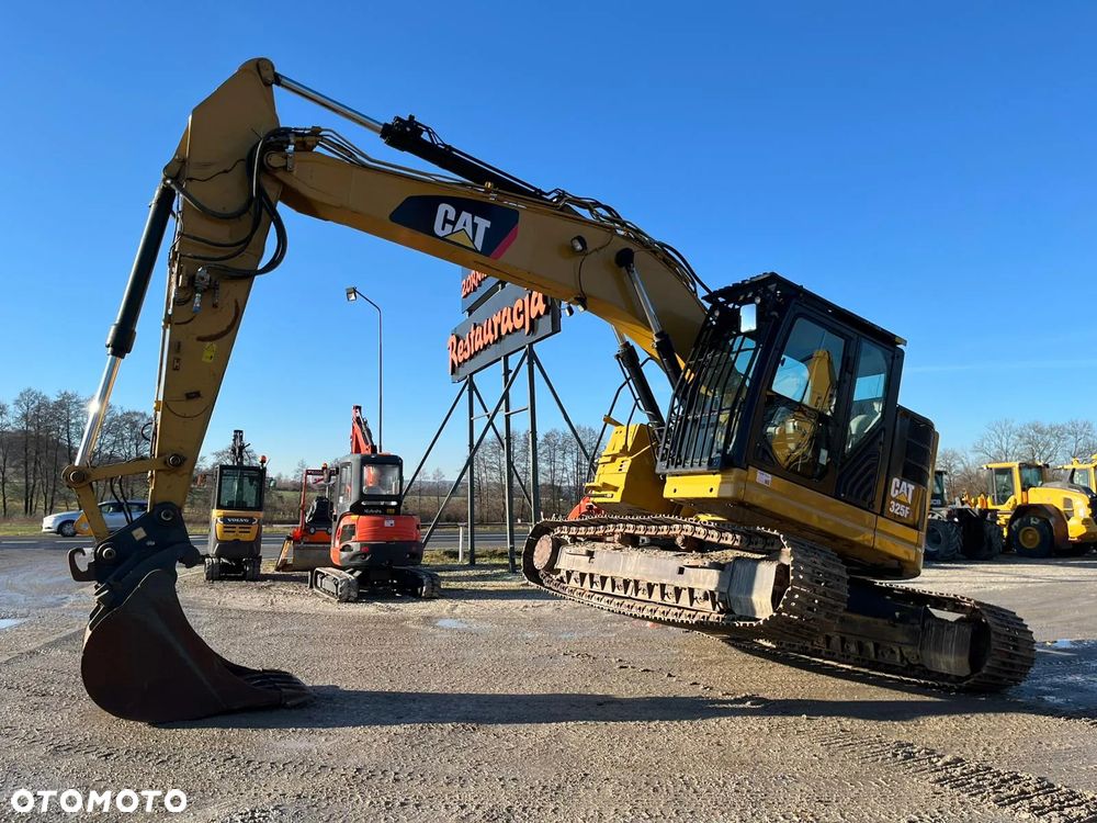 Caterpillar 325FLCR - 33