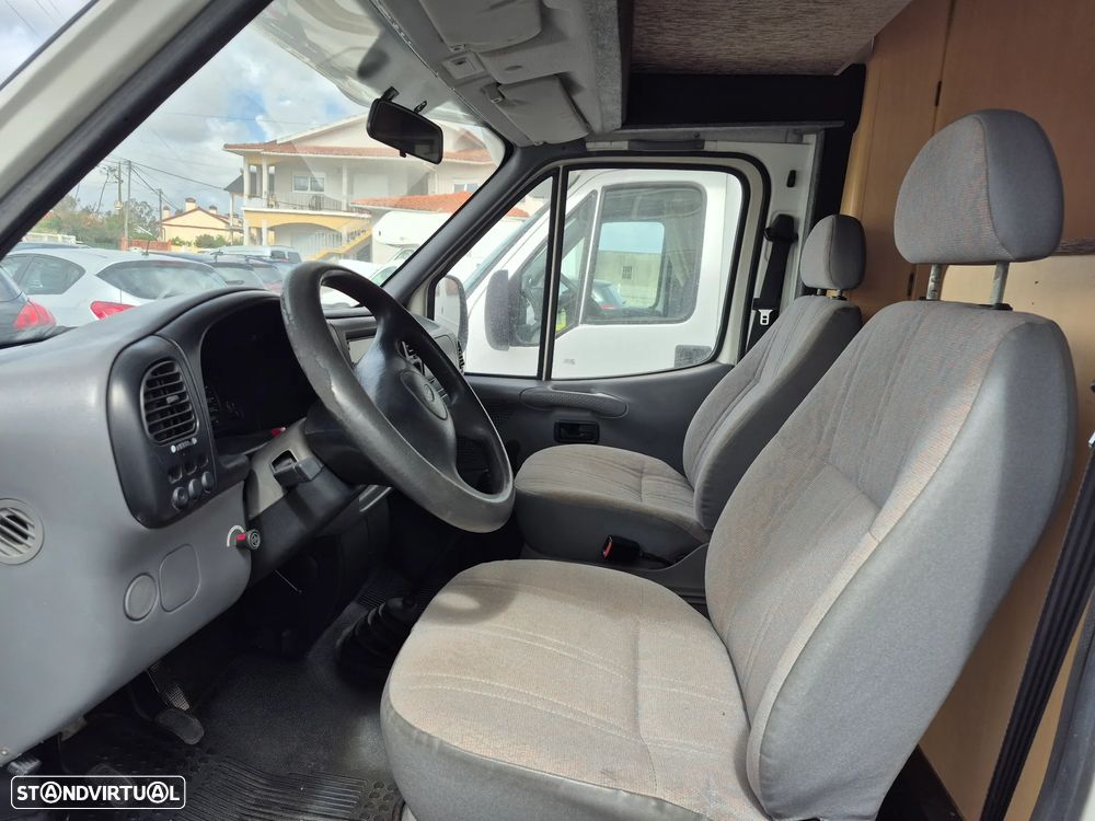 Challenger Genesis FORD TRANSIT 2.5 TD - 6 DORMIDAS - 6 LUGARES - 8