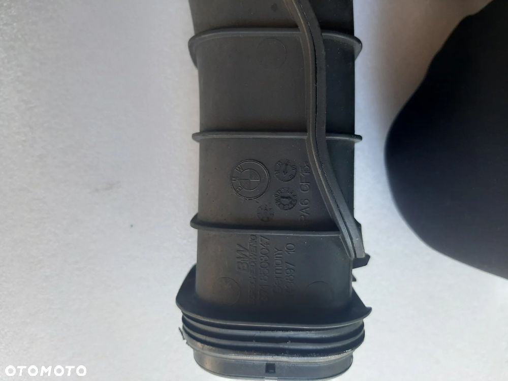 Przewód powietrza turbosprężarki wąż turbiny dolot BMW F10 F11 2l.d 8508047 8512249 - 3