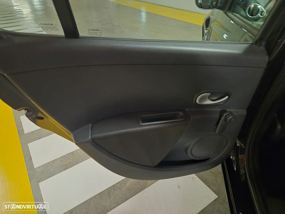 Renault Clio 1.2 16V Dynamique S - 20