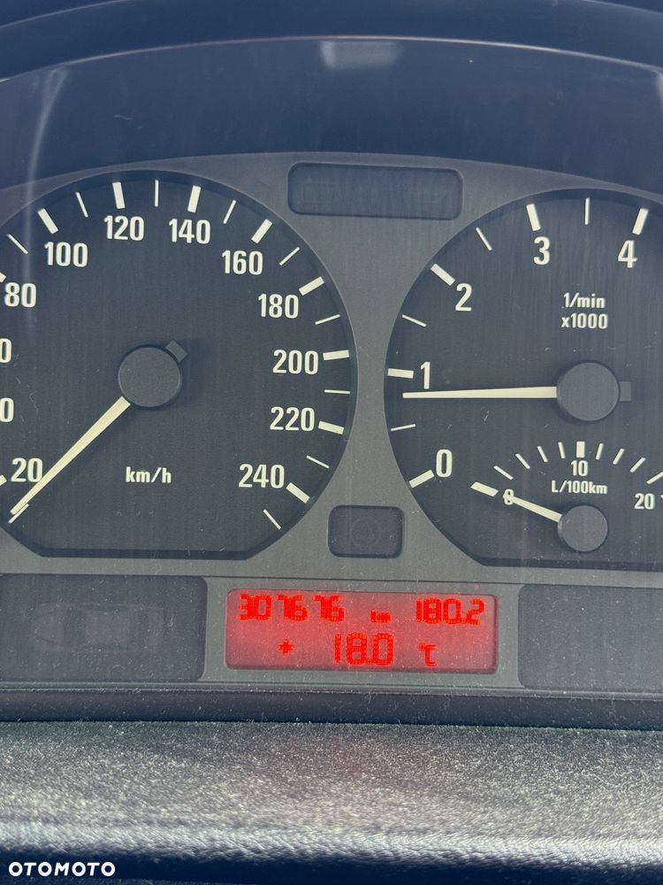 BMW Seria 3 325i - 17
