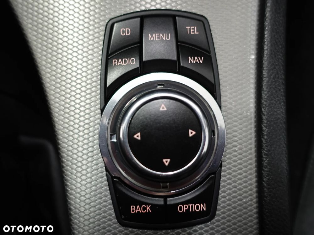 BMW Seria 3 318i Edition Sport - 31