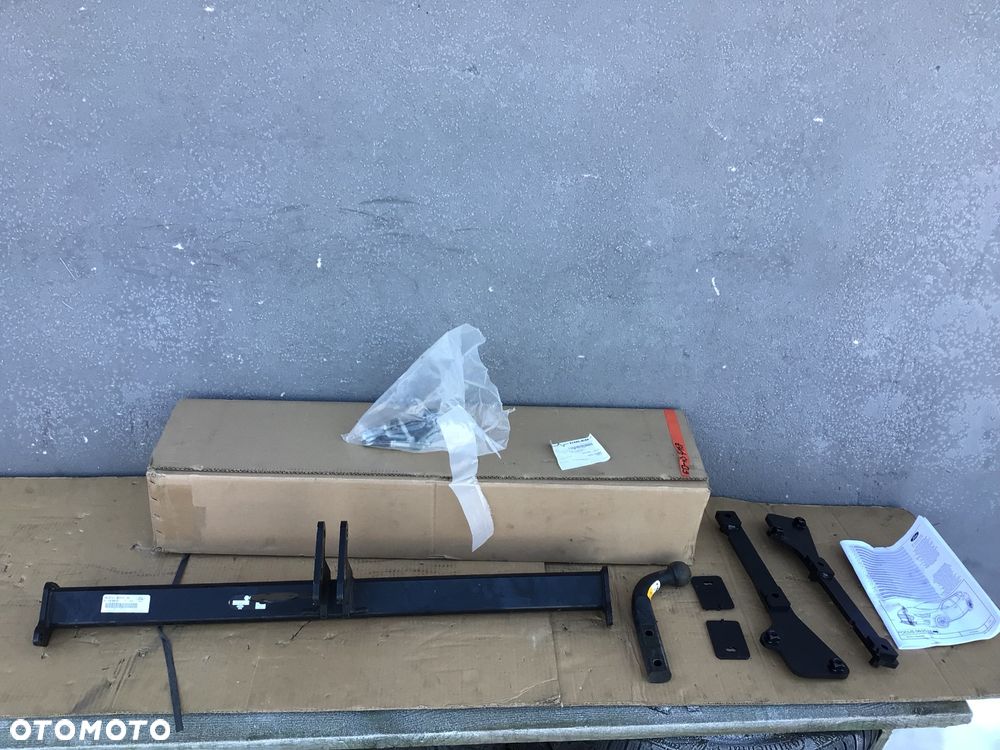 Hak holowniczy Ford Focus MK4 2018+ - 1