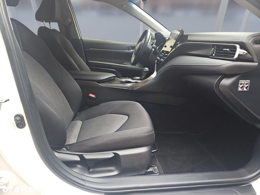 Toyota Camry 2.5 Hybrid Comfort CVT - 11