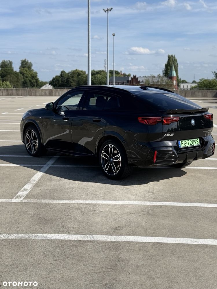 BMW iX2 - 2