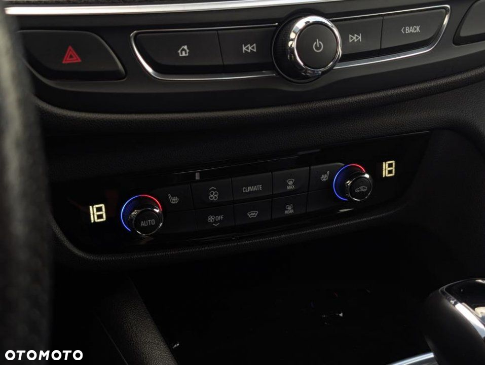 Opel Insignia - 24