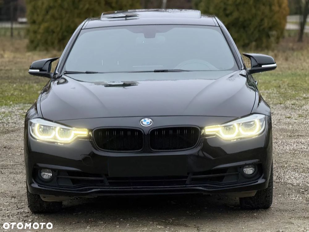 BMW Seria 3 330i xDrive Advantage - 2