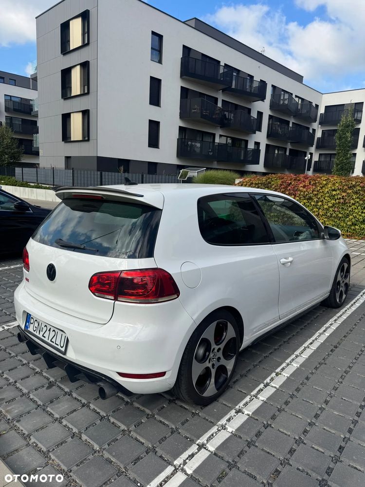 Volkswagen Golf VI 2.0 TSI GTI - 5