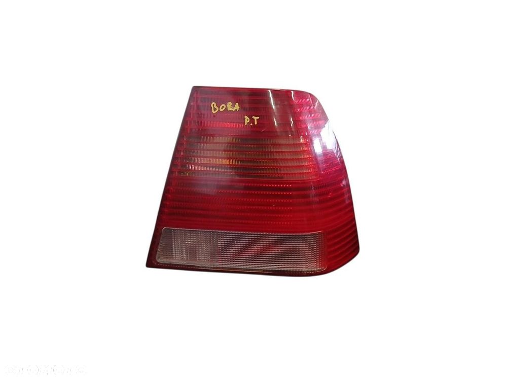 LAMPA PRAWA TYLNA TYŁ VW BORA - 1