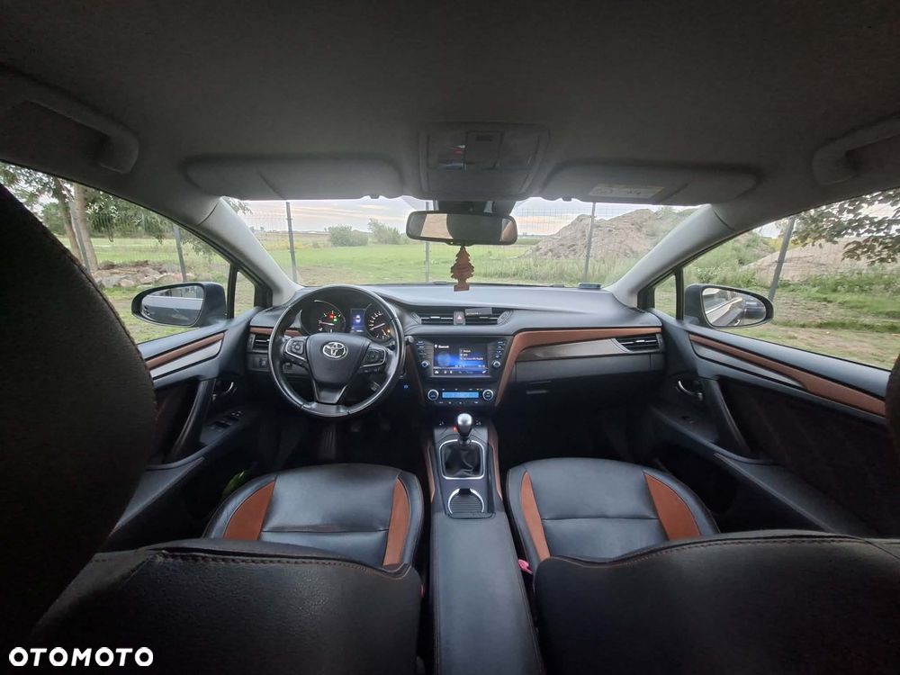 Toyota Avensis 2.0 D-4D Prestige - 10