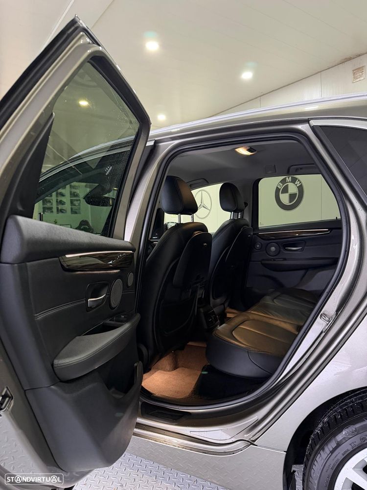 BMW 220 Active Tourer d Aut. Luxury Line - 19