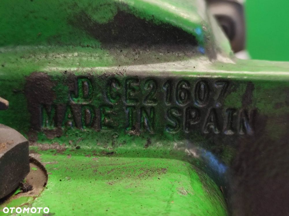 Przedni WOM John Deere 6175M (CE31768) - 11