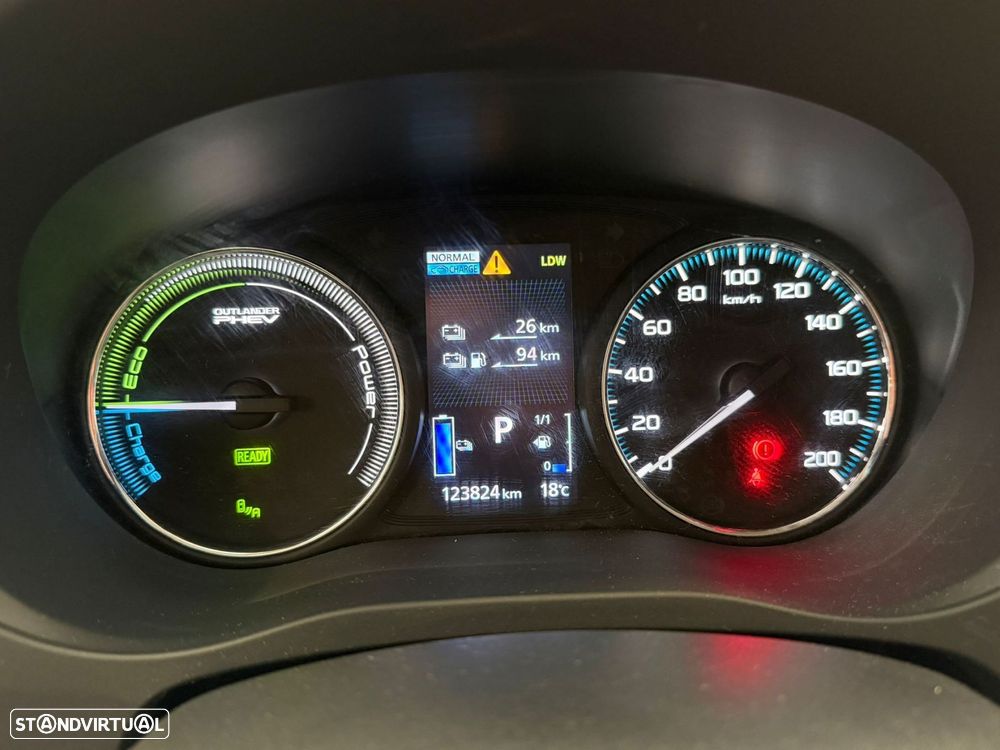 Mitsubishi Outlander 2.0 Instyle Navi - 24