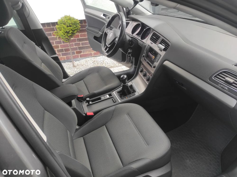 Volkswagen Golf 1.6 TDI BMT Comfortline - 23