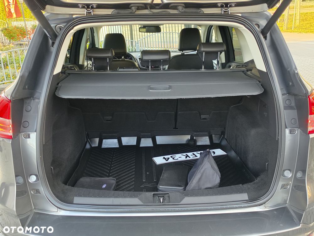 Ford Kuga - 18