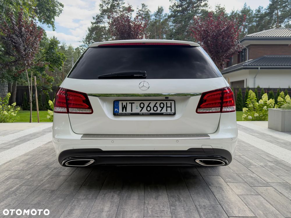 Mercedes-Benz Klasa E 250 BlueTEC 4-Matic Classic - 27