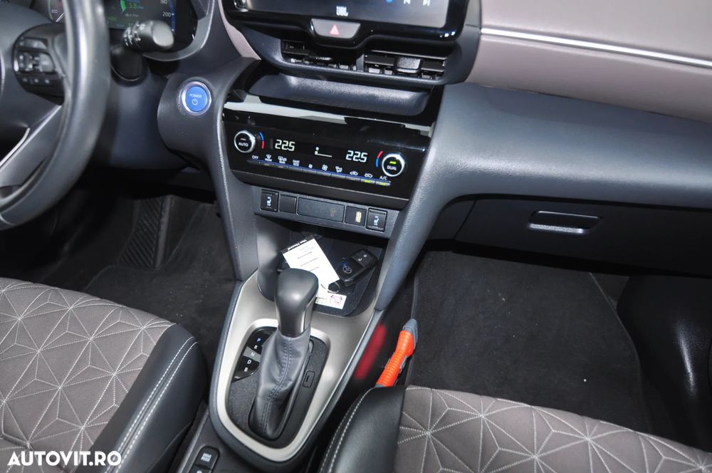 Toyota Yaris Cross 1.5 VVT-i HSD 4x2 Exclusive Elegant - 19