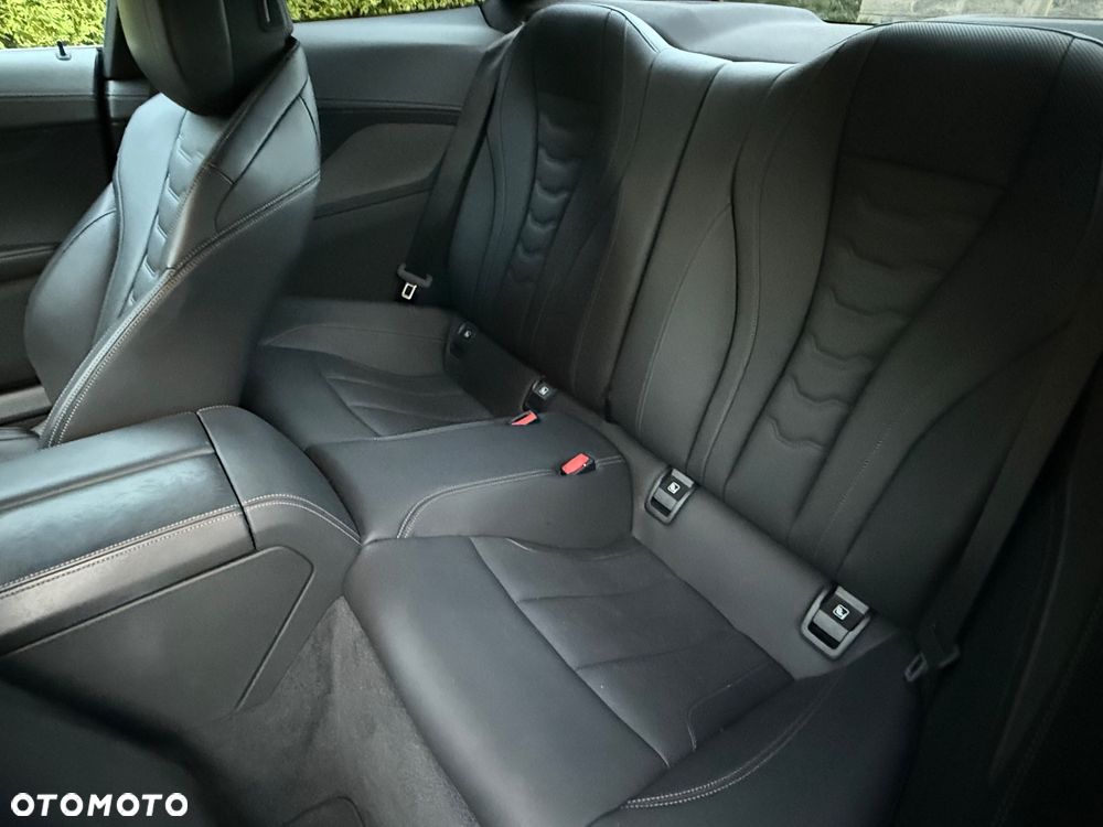 BMW Seria 8 - 19