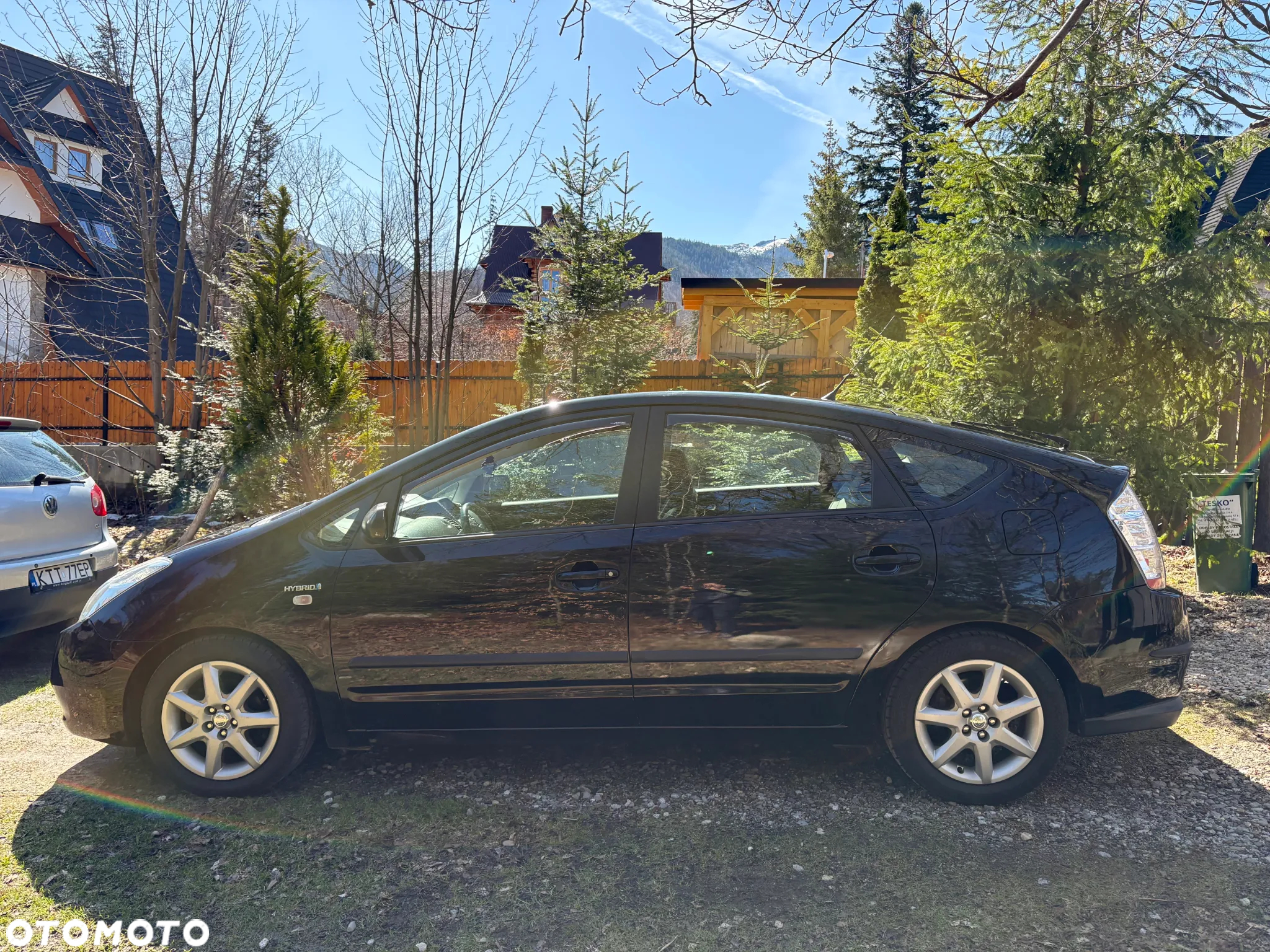 Toyota Prius (Hybrid) Executive - 2