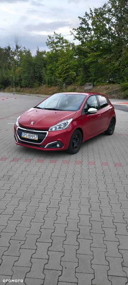 Peugeot 208 - 1