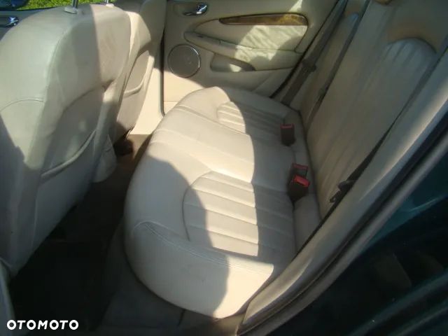 Jaguar X-Type - 15