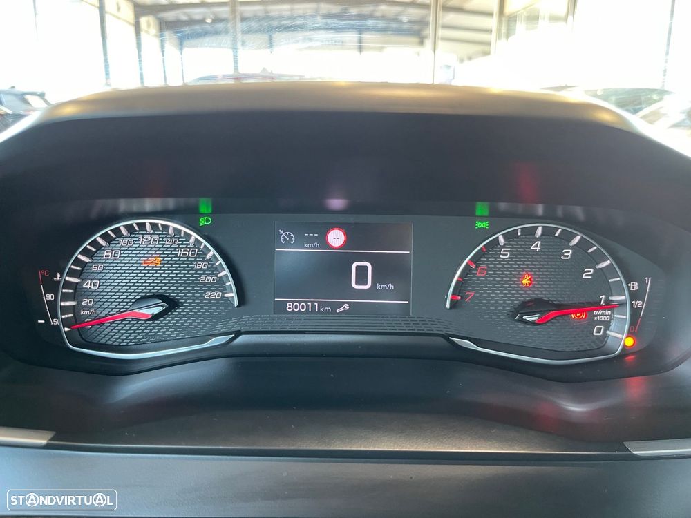 Peugeot 2008 1.2 PureTech Active - 12