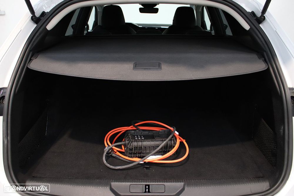 Peugeot 308 SW 1.6 Hybrid Allure e-EAT8 - 22