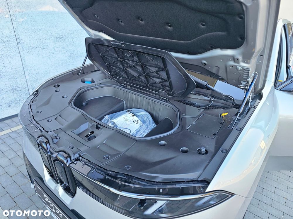BMW iX3 - 19