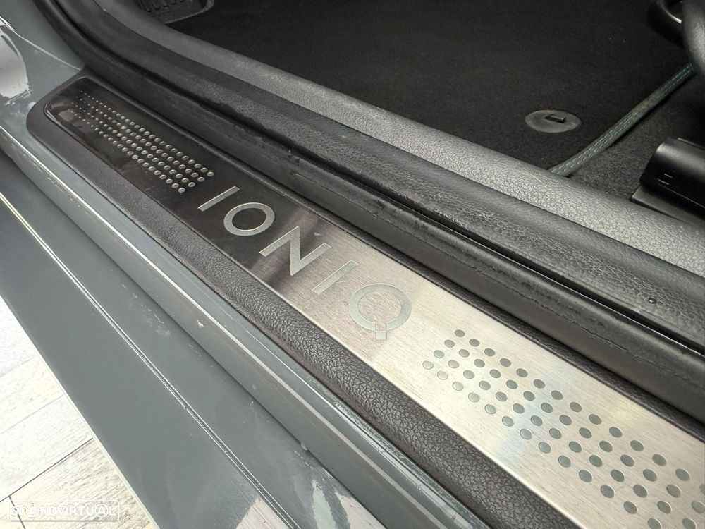 Hyundai Ioniq 1.6 GDI PHEV Tech - 33