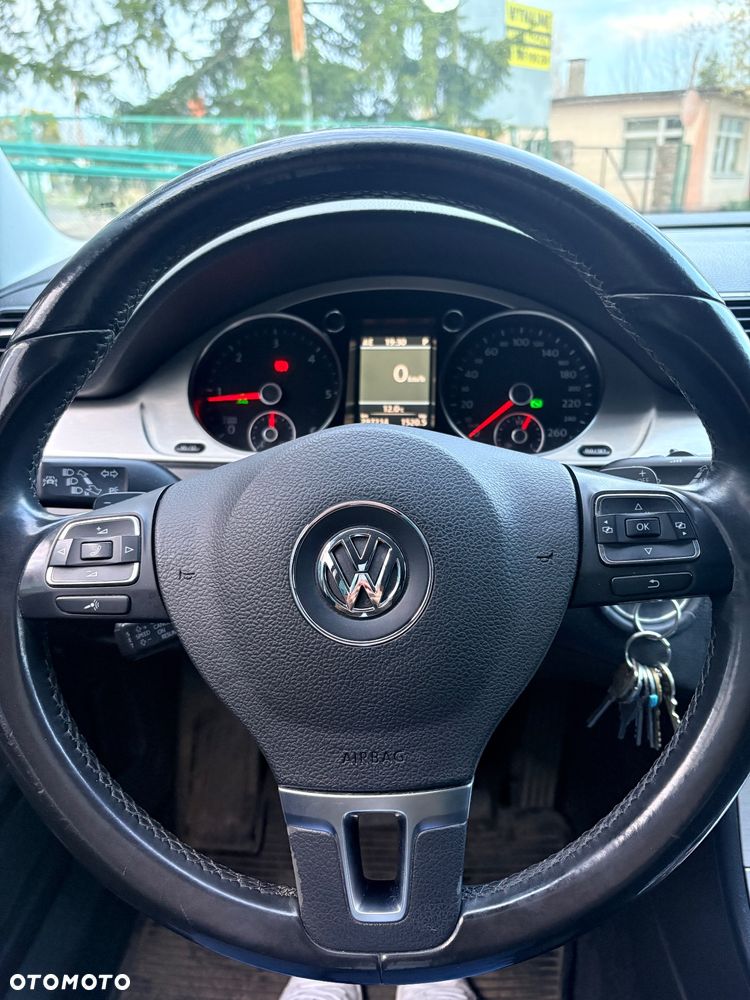 Volkswagen Passat 2.0 TDI DPF DSG Highline - 10
