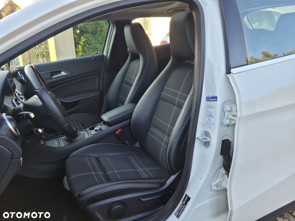 Mercedes-Benz GLA - 21