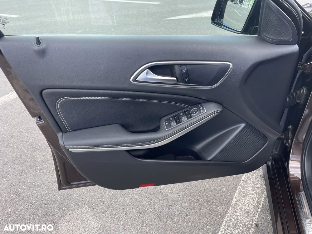 Mercedes-Benz A 180 d 7G-DCT Urban - 11
