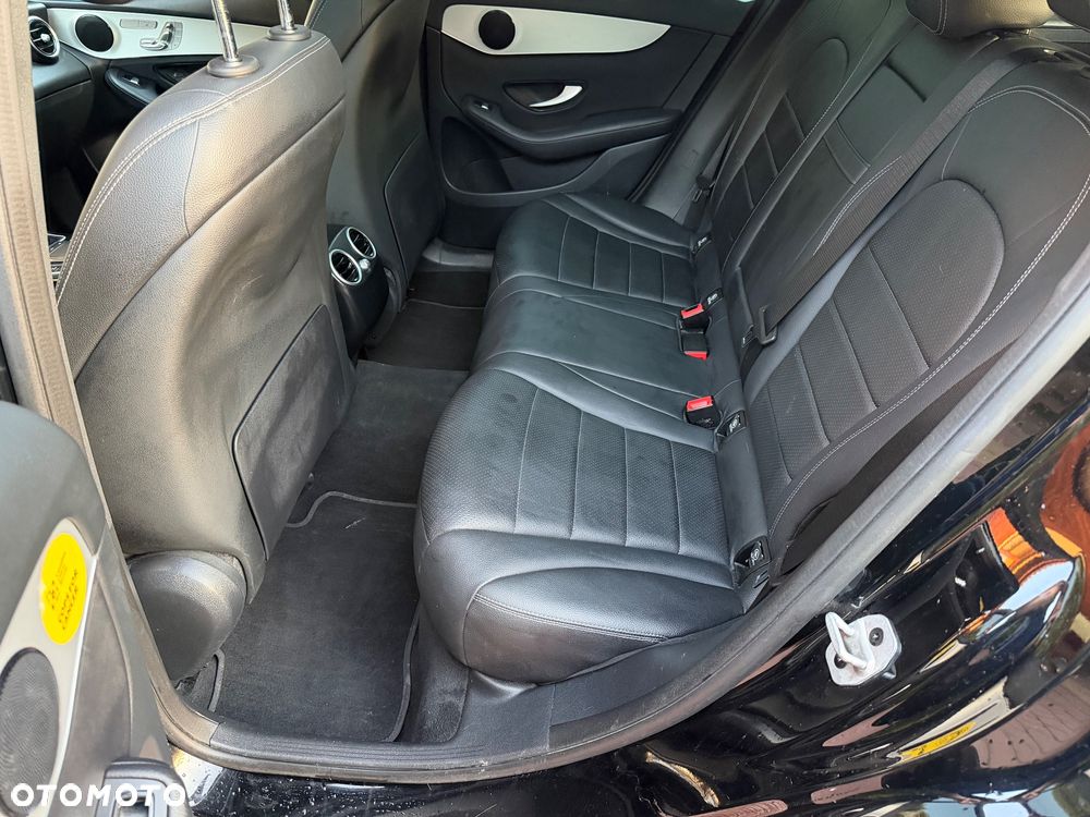 Mercedes-Benz GLC 300 4Matic 9G-TRONIC - 22