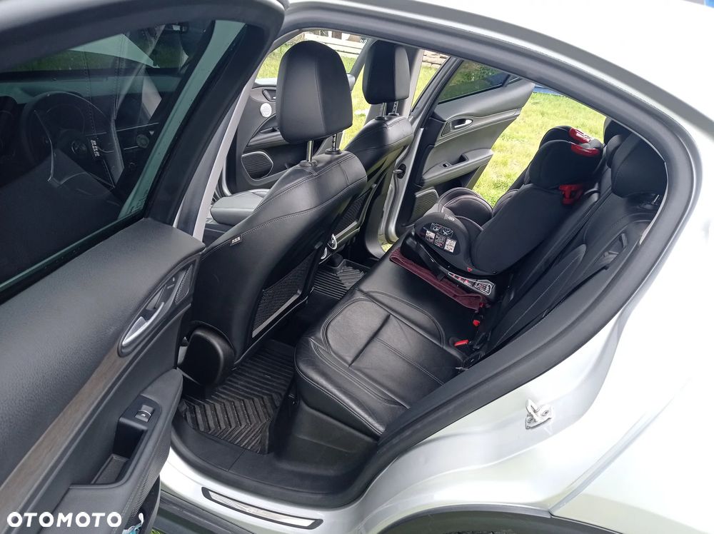 Alfa Romeo Stelvio - 9