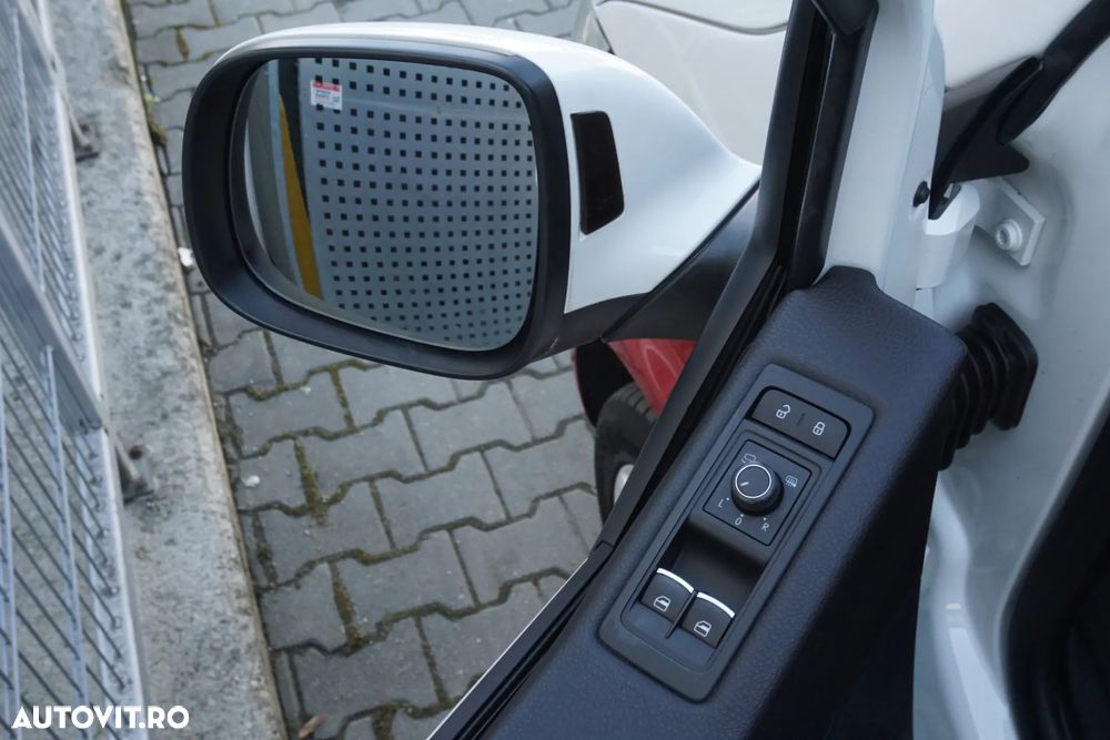 Volkswagen Multivan - 33