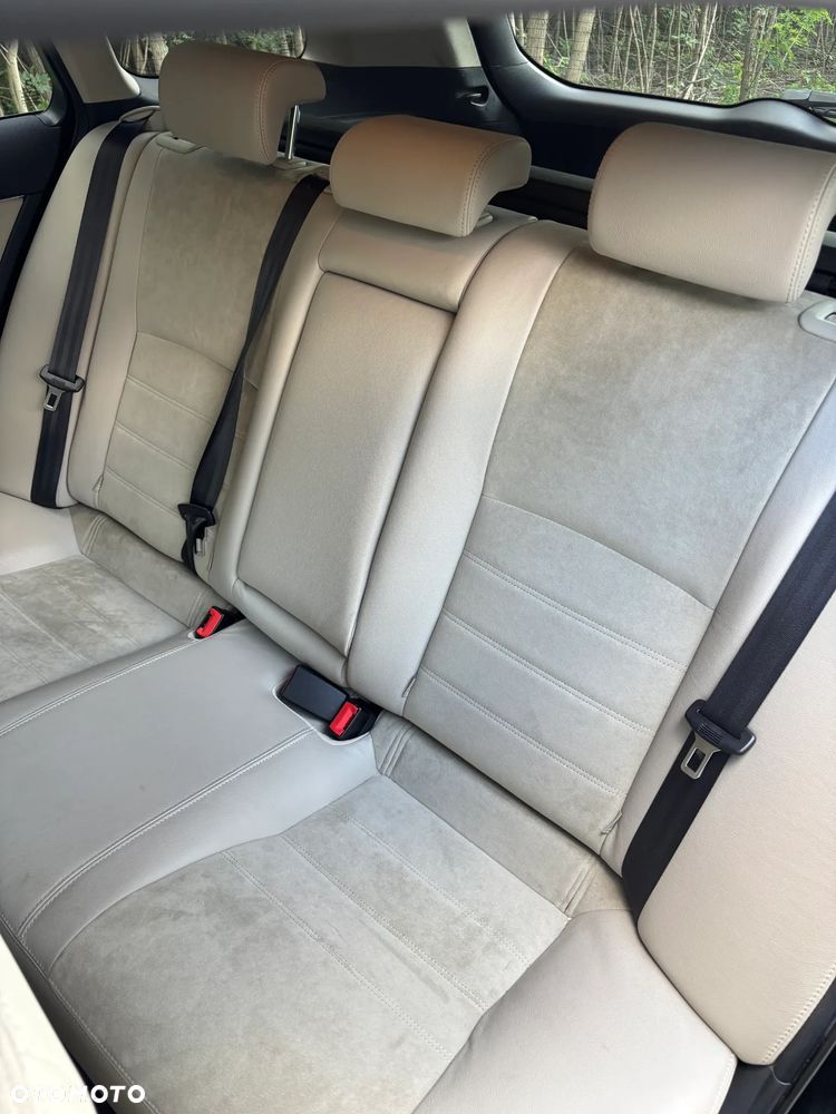 Toyota Avensis 1.8 Sol plus NAVI - 12
