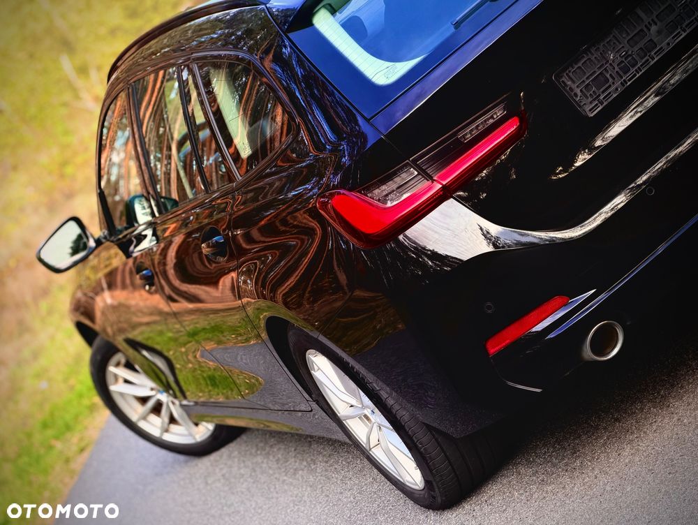BMW Seria 3 318d MHEV - 10