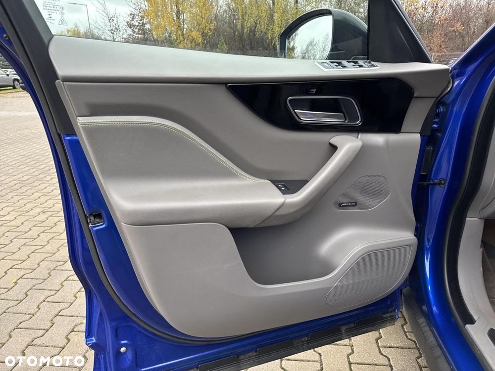 Jaguar F-Pace 2.0 i4P AWD R-Sport - 16