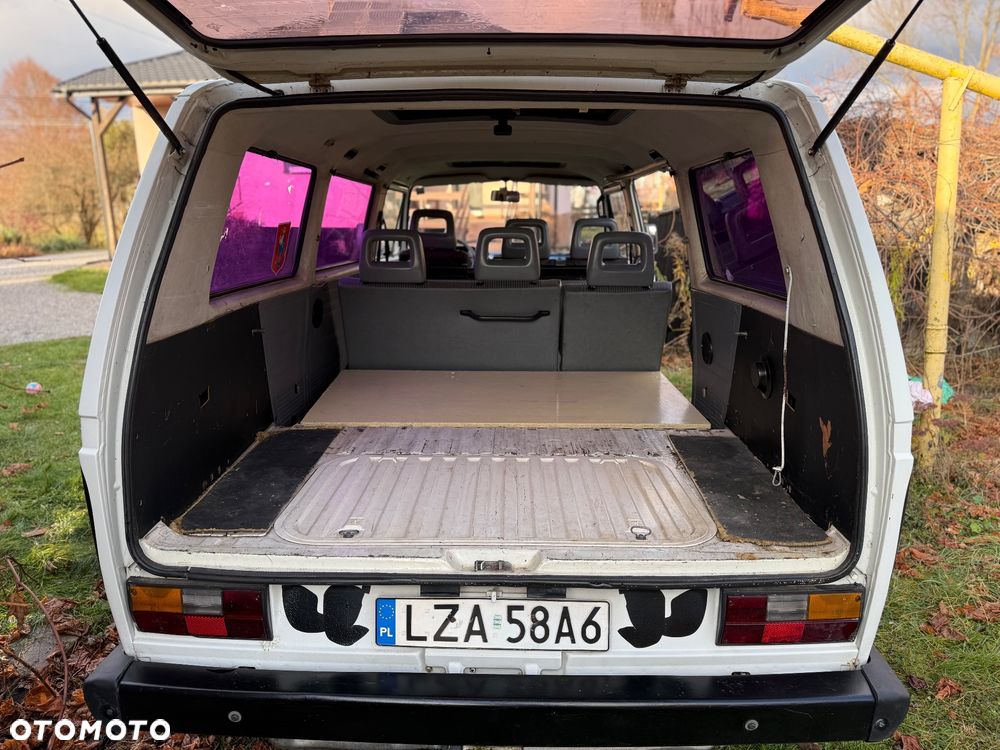 Volkswagen Caravelle - 7