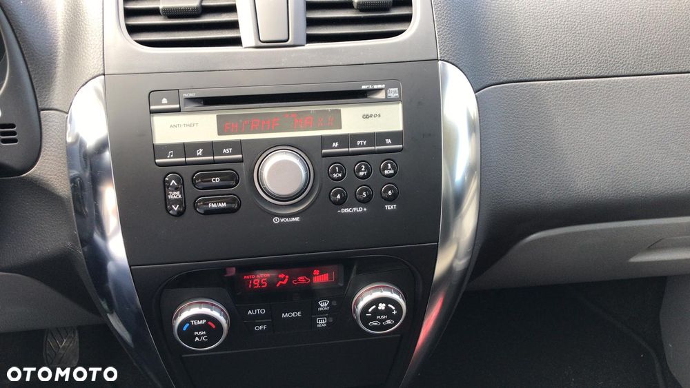 Suzuki SX4 1.6 VVT 4x4 Comfort - 10