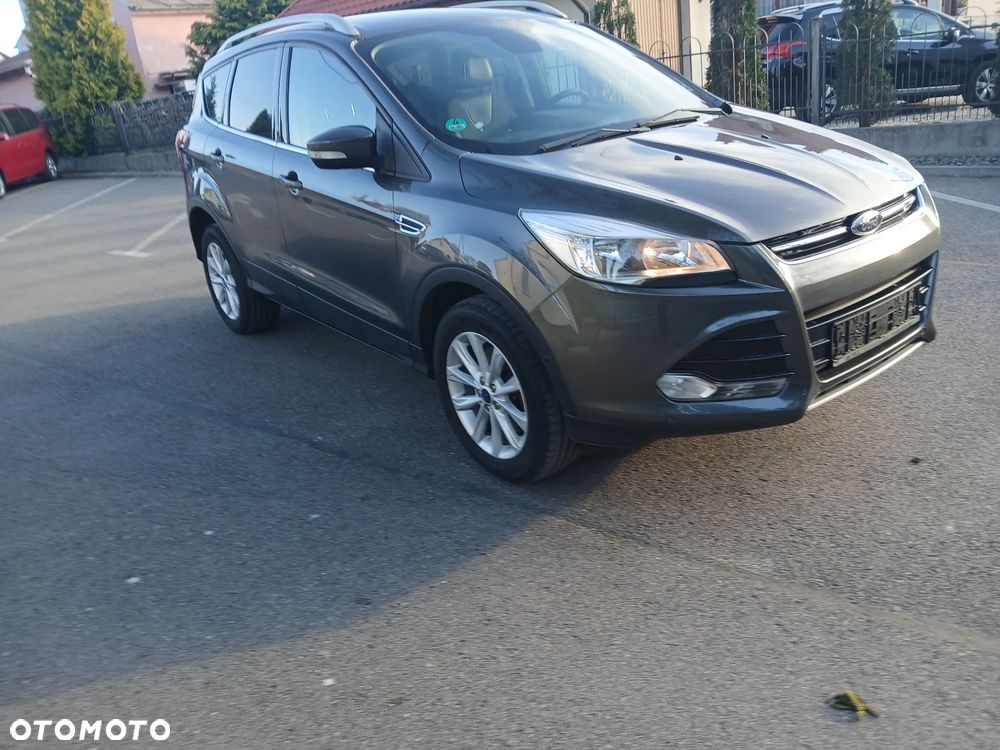 Ford Kuga 2.0 TDCi 2x4 Titanium - 4
