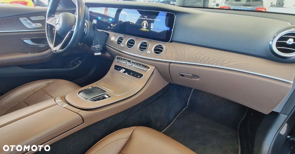 Mercedes-Benz Klasa E - 26