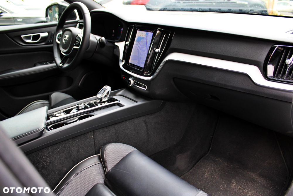 Volvo V60 B4 D Plus Dark - 13