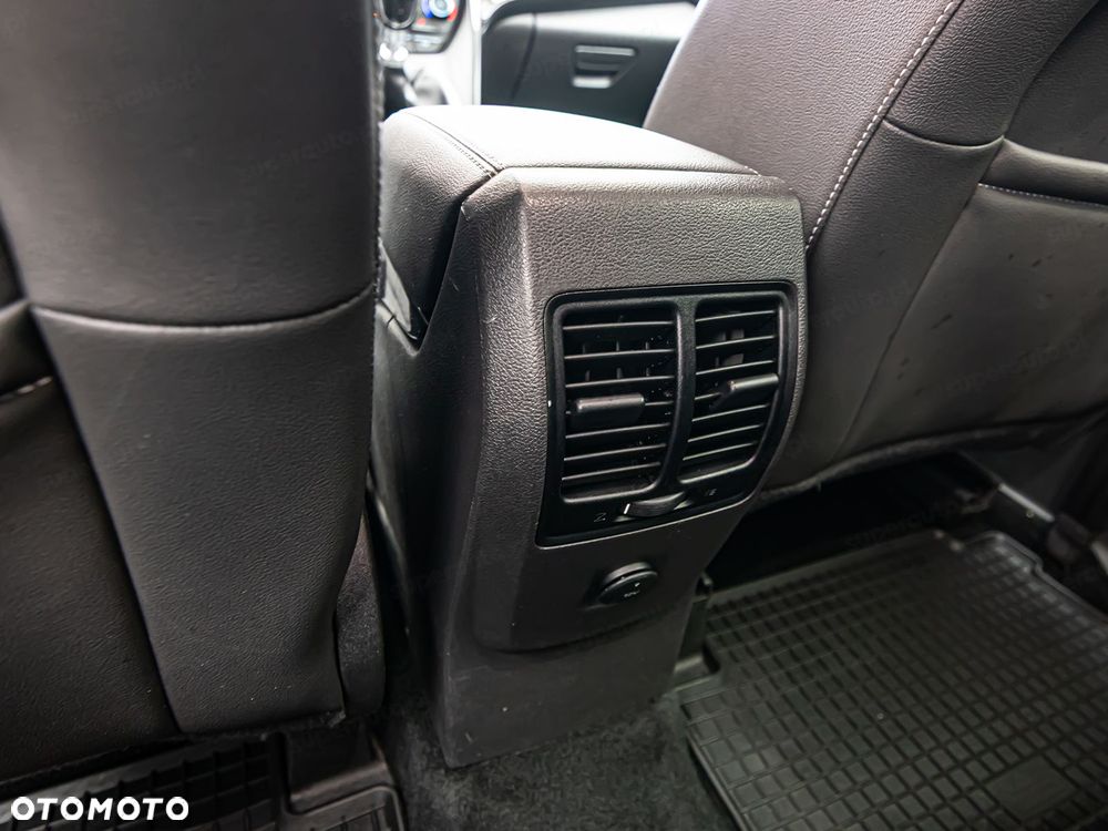 Ford Kuga - 24